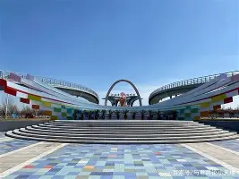 德布劳内梅奔F1为何如此再成焦点(大巴黎球迷打出tifo缅怀恩里克女儿)